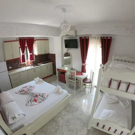 فندق Poseidon Family 5*